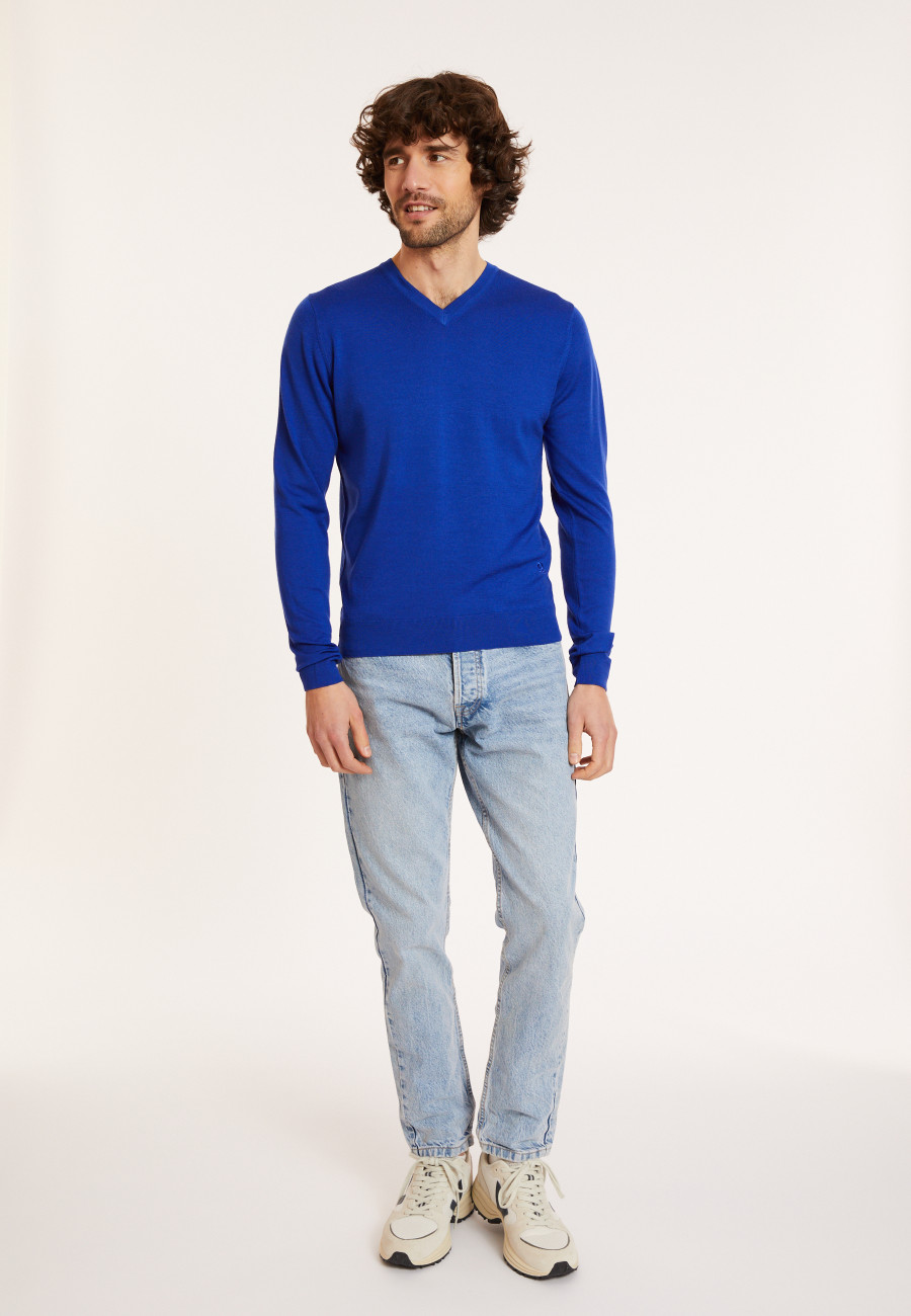 V-neck jumper in merino wool - Elmo