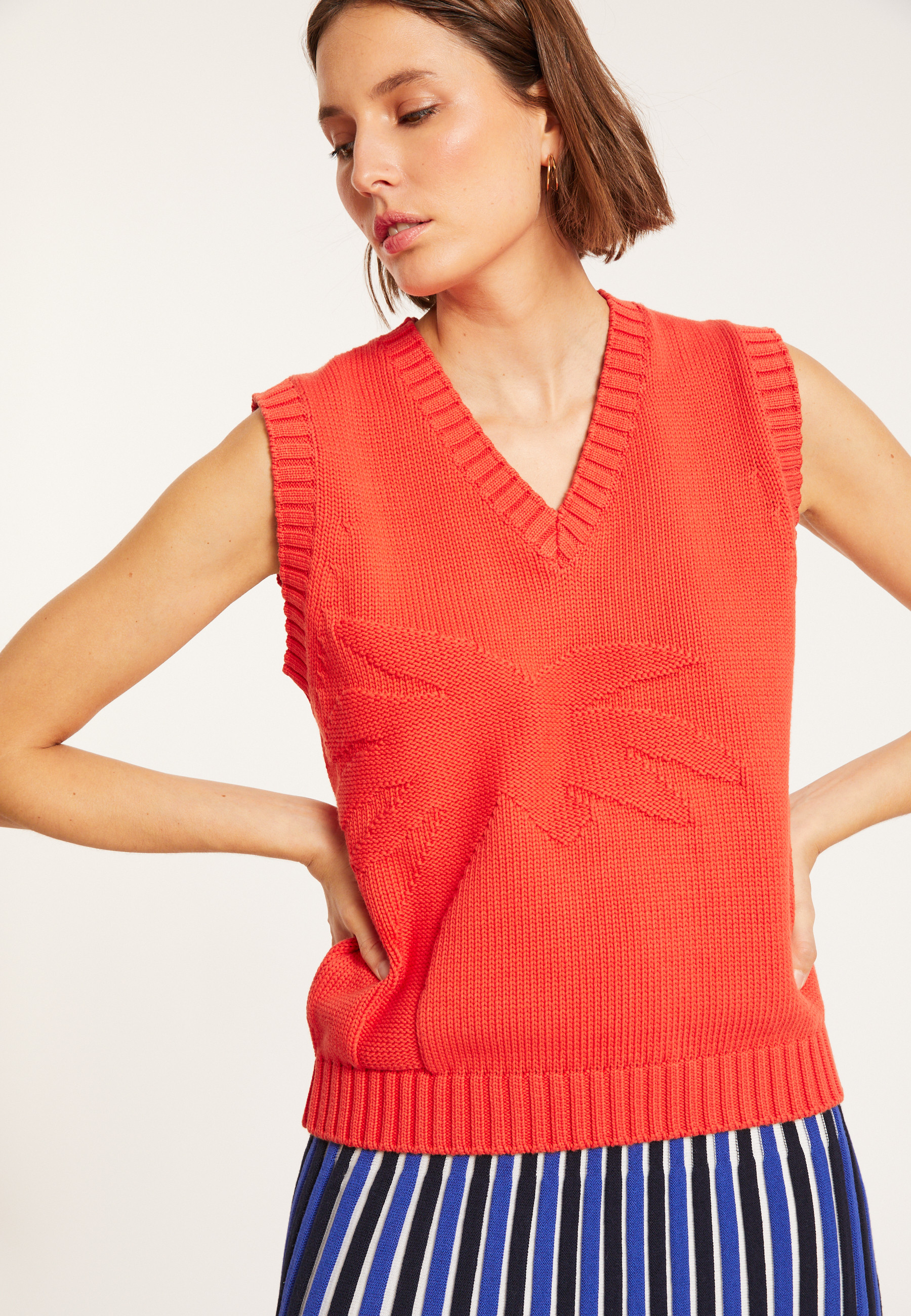 Sleeveless V-neck cotton sweater - Manon