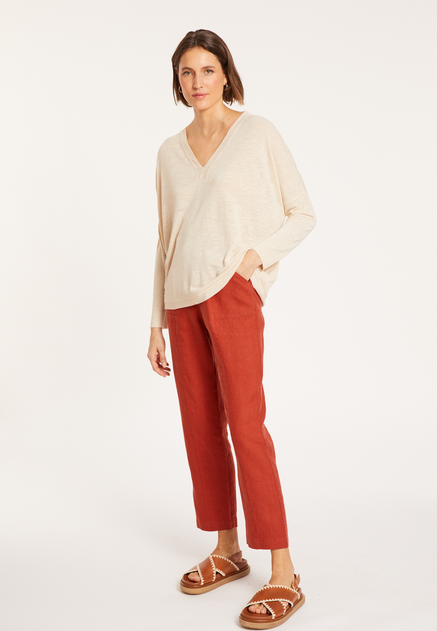 Oversized v-neck flamed linen t-shirt - Beja