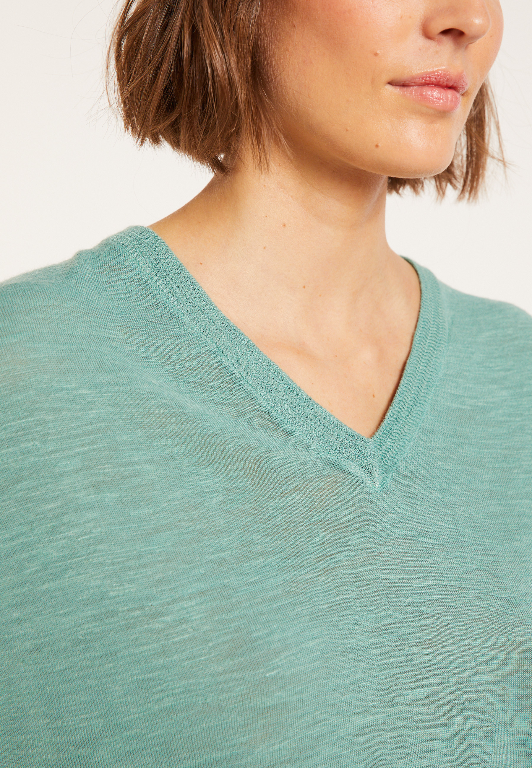 T-shirt ample col V en lin flammé - Marra 8052 - 94 Vert amande