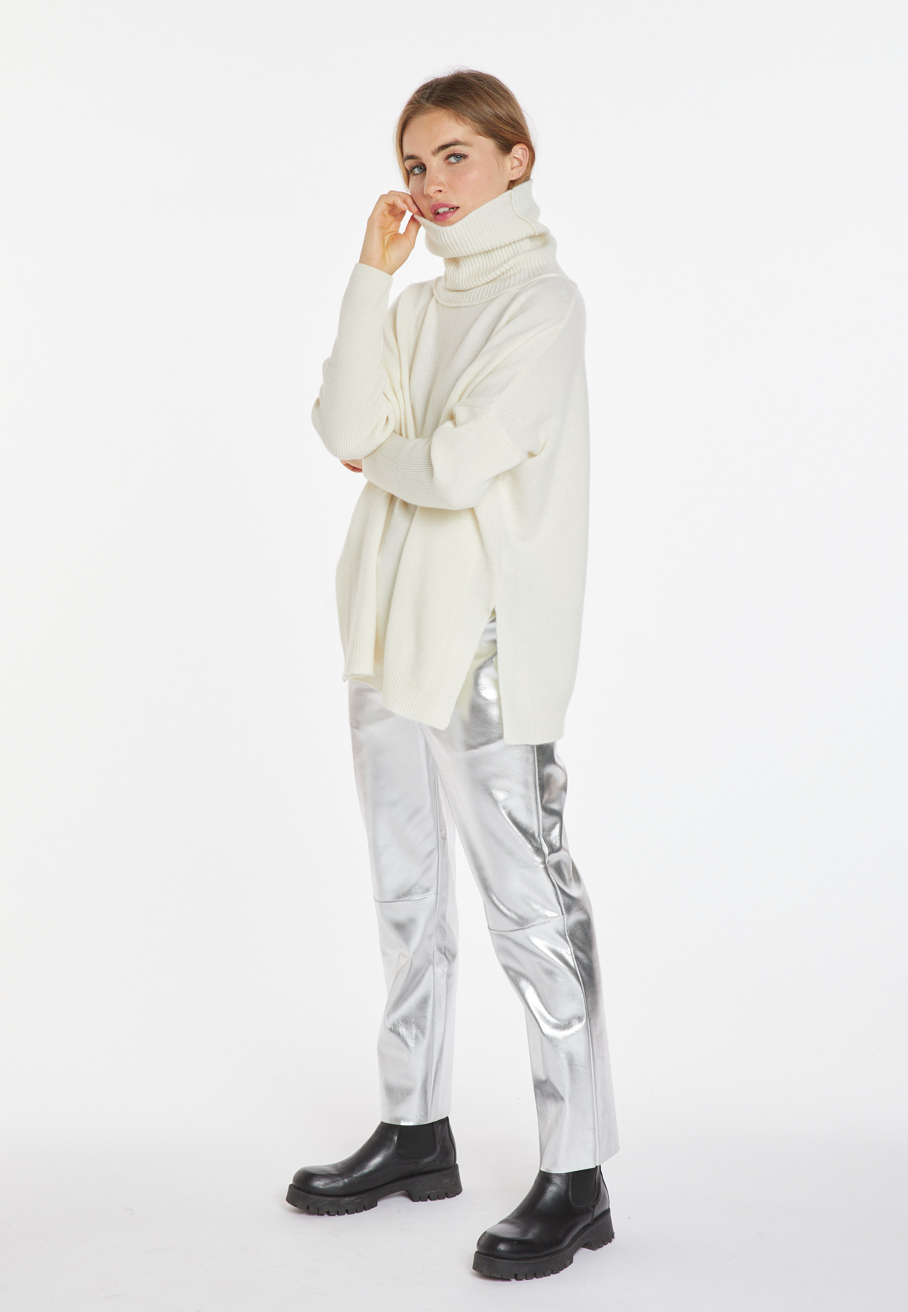 Loose-fitting turtleneck sweater in wool and cashmere - Clara