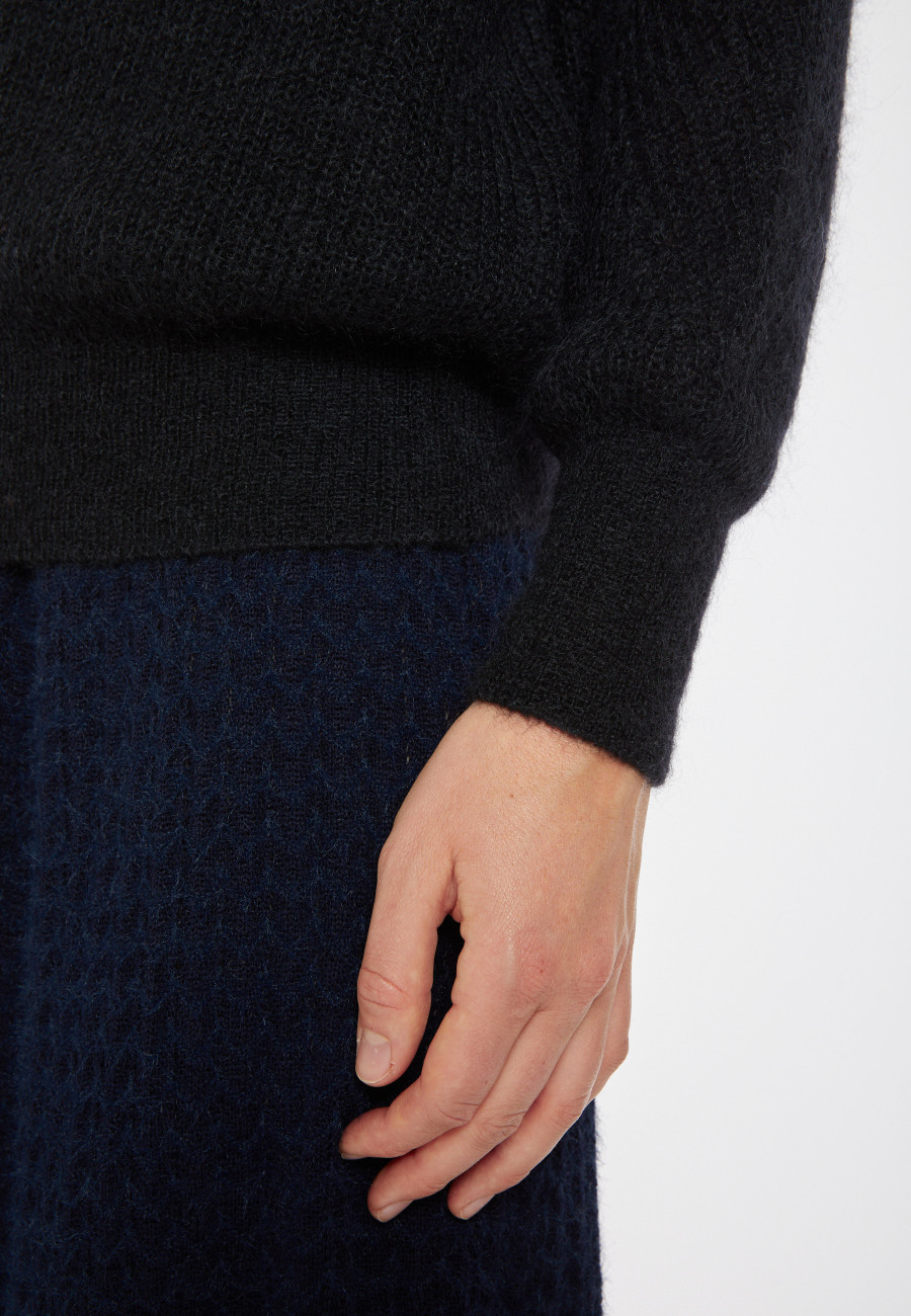 Suéter de mohair com gola Bardot - Caelie