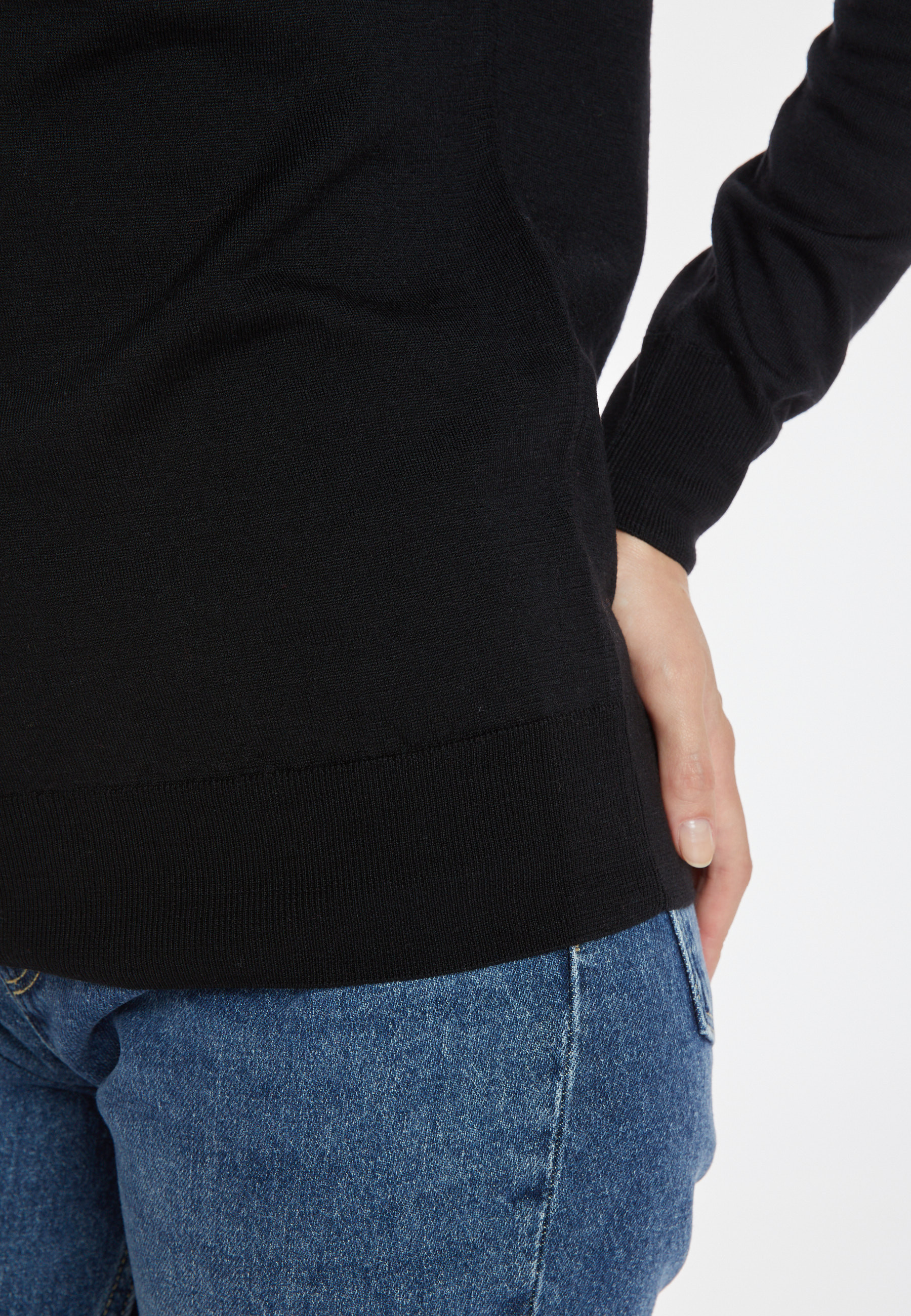 Pull col V en laine mérinos - Arya 8210