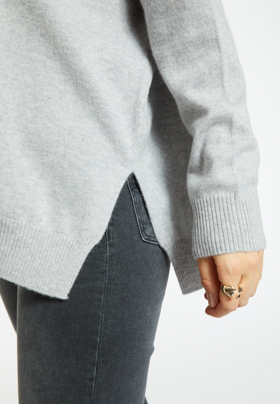 V-neck cashmere sweater with slits - Brendao