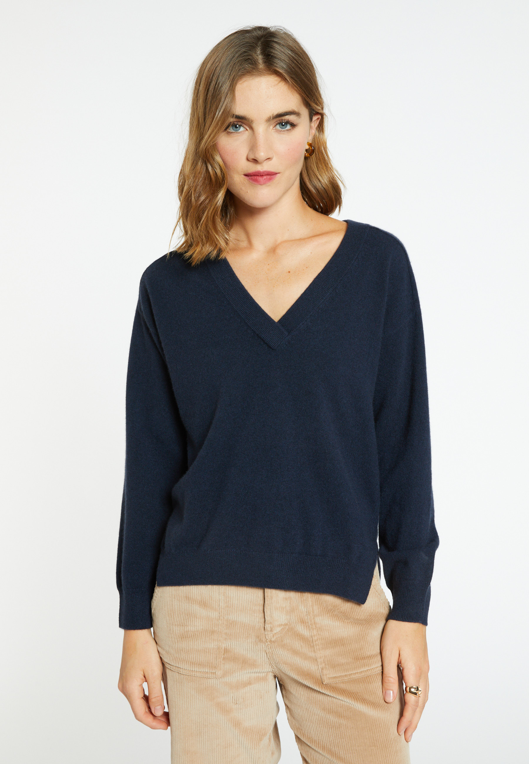 Cashmere V-neck sweater with slits - Barnabe