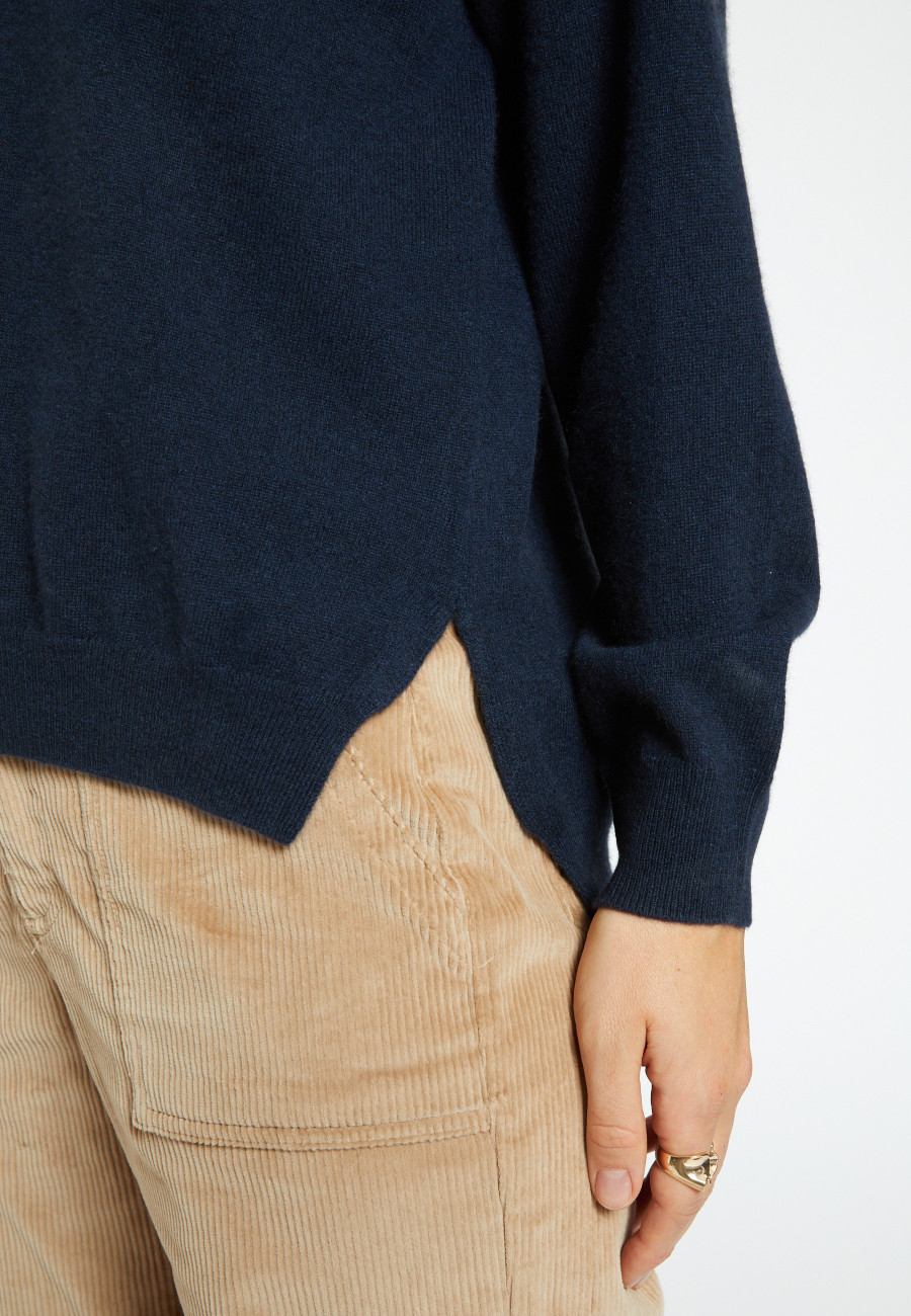 Suéter de cashmere com decote em V e fendas - Barnabe