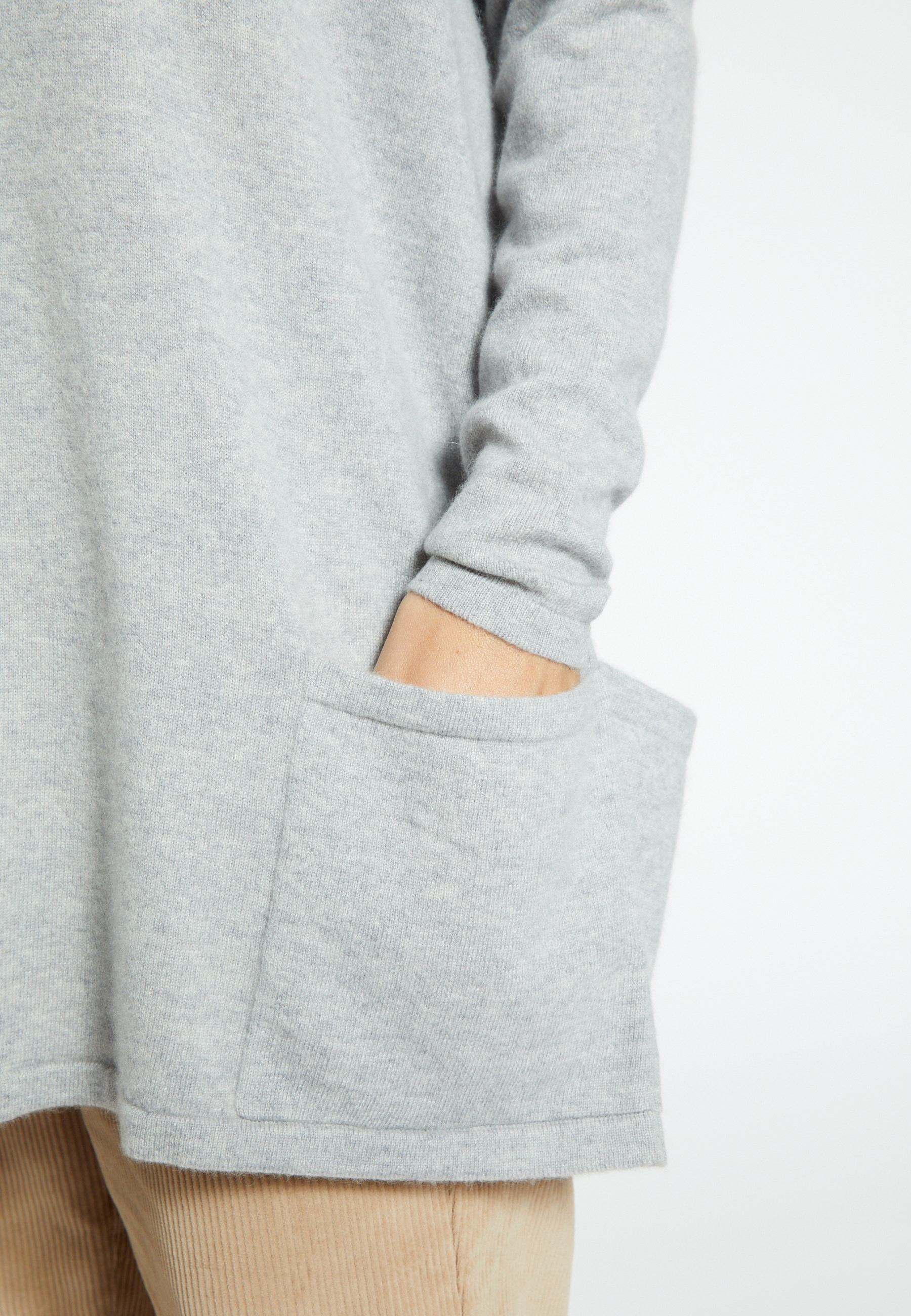 Oversize V-neck sweater buttoned back - Binta