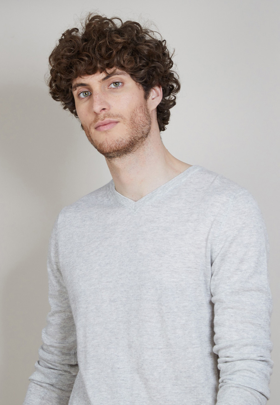 Suéter de cashmere e linho com decote em V - Banderas