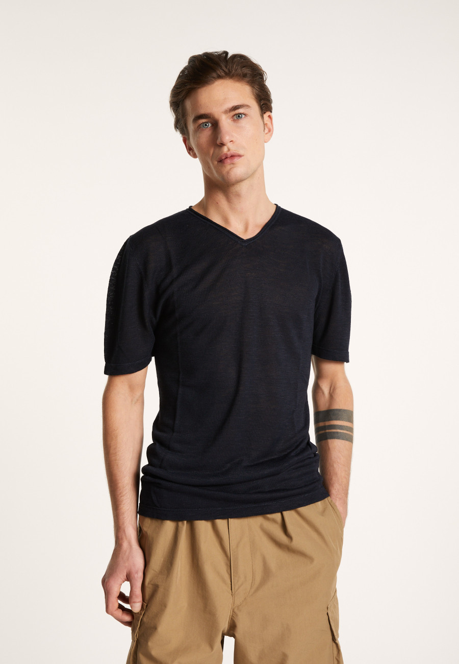 V-neck t-shirt in flamed linen - Reuben
