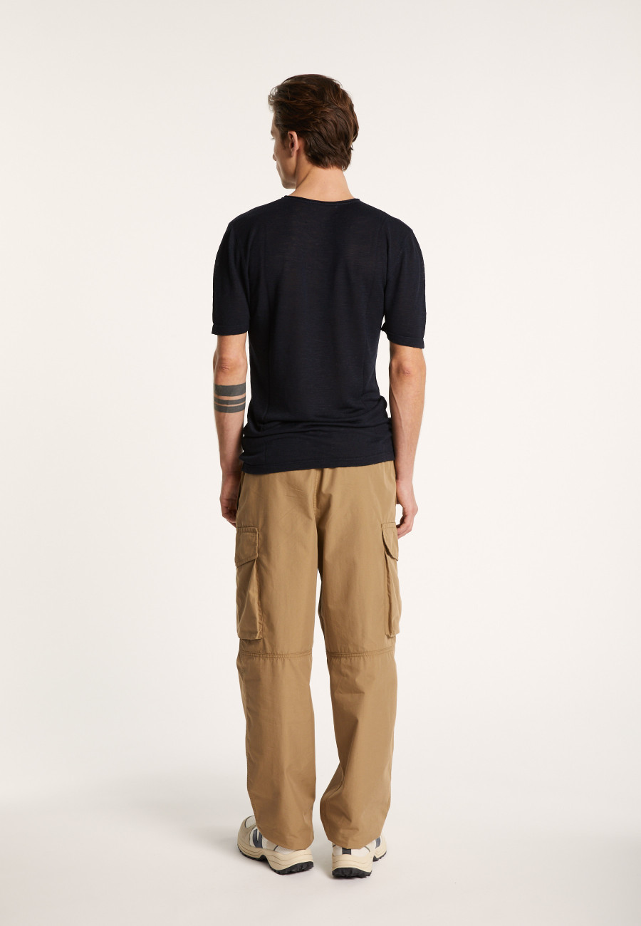 Camiseta de linho com decote em V - Reuben