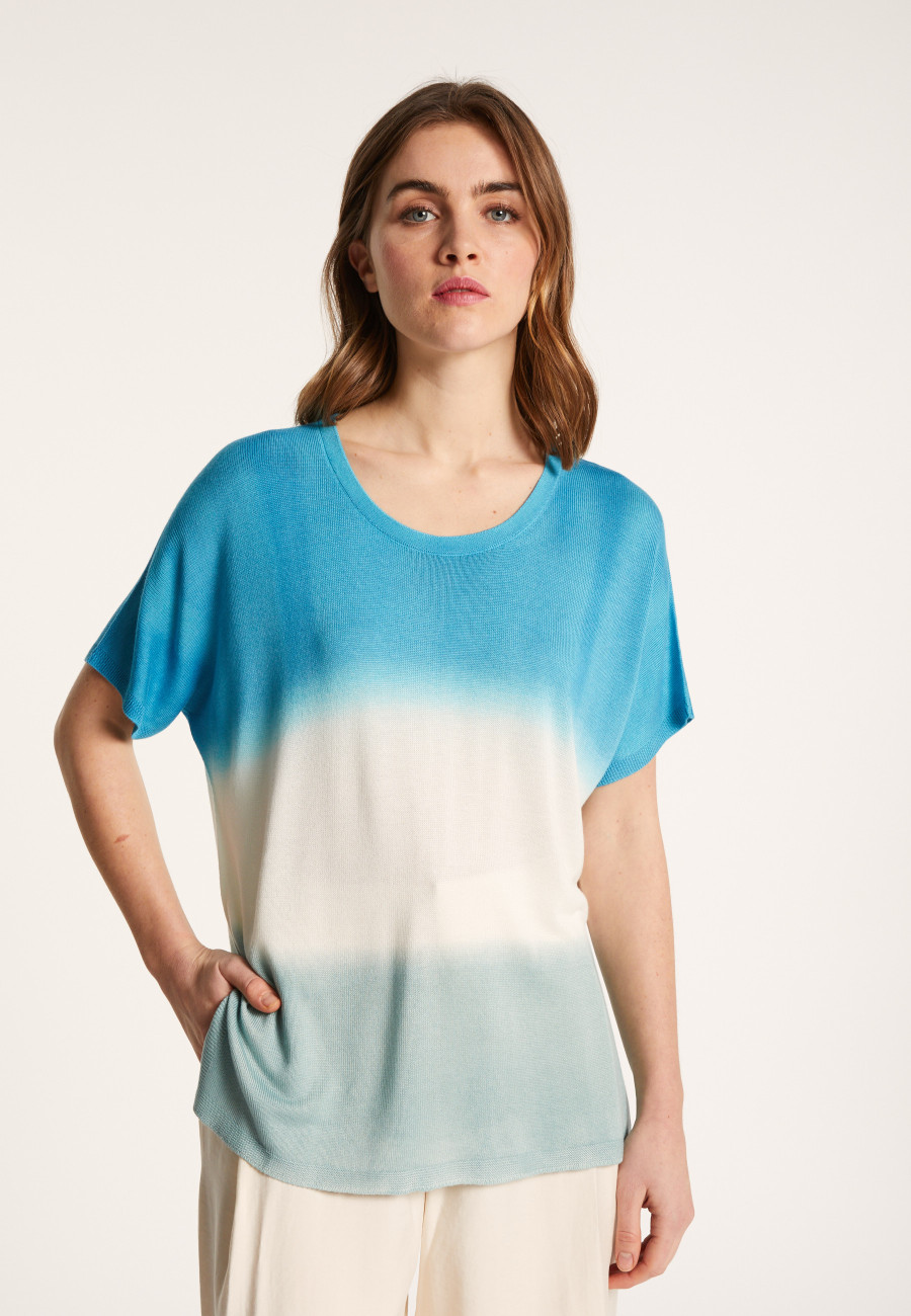 Camiseta com fenda em viscose e seda - Nova Bis