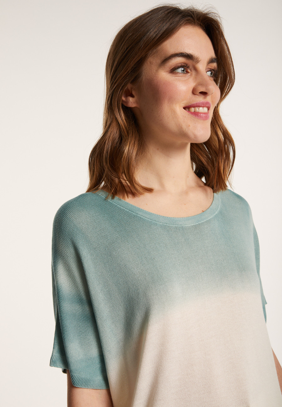 Camiseta com fenda em viscose e seda - Nova Bis