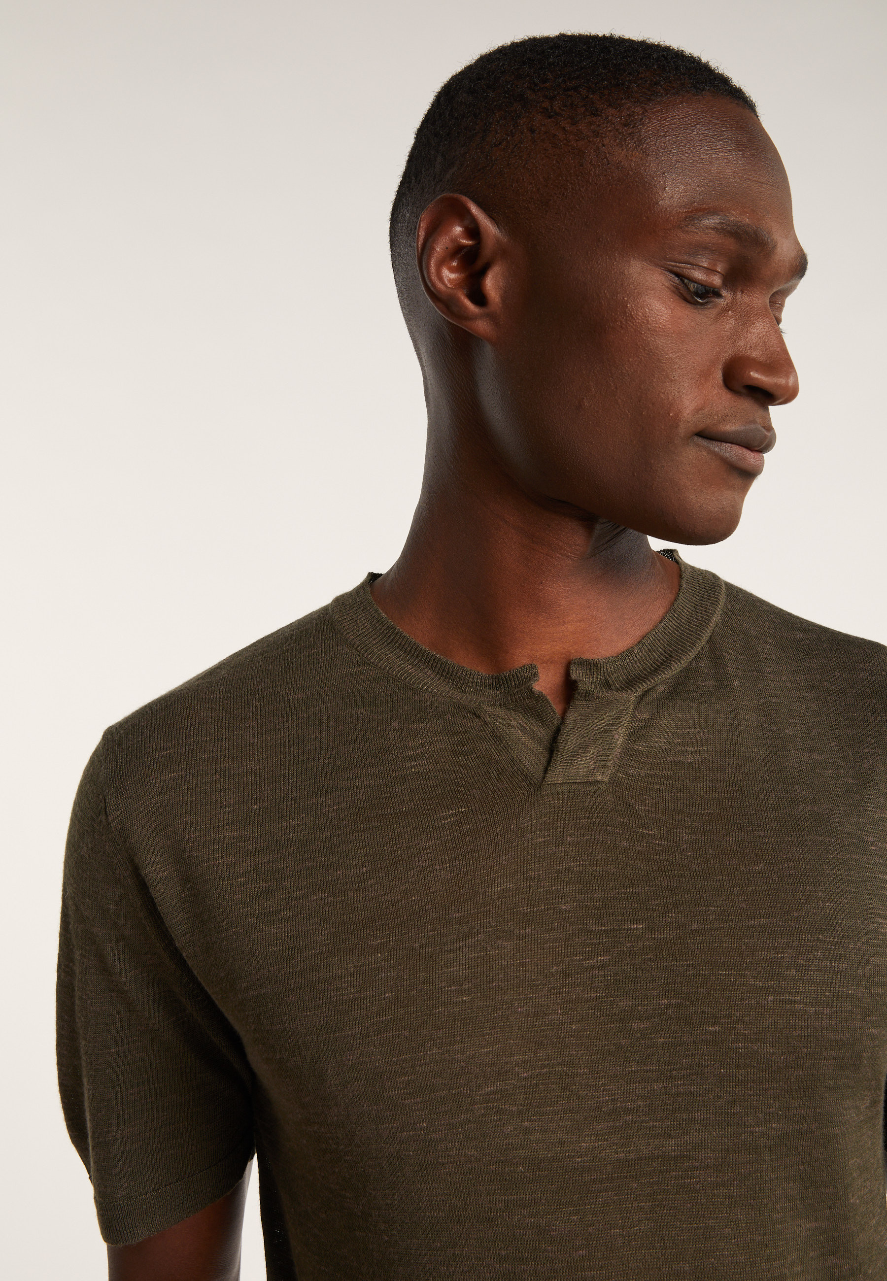 Slub linen t-shirt with Tunisian collar - Baraka