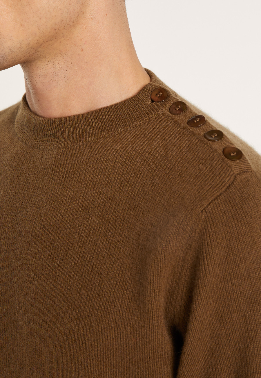 Suéter de cashmere 4 fios com botões nos ombros - Fernand