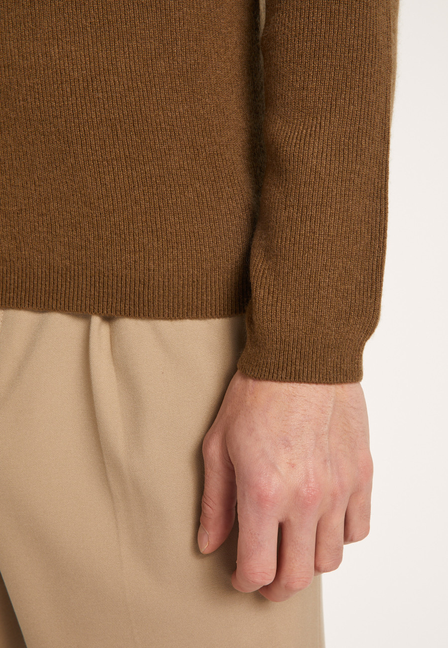 Suéter de cashmere 4 fios com botões nos ombros - Fernand