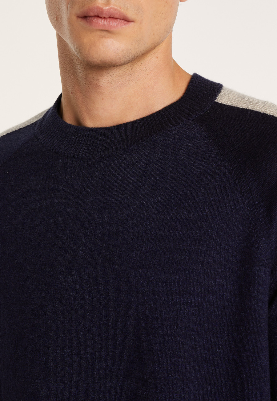 Two-tone round neck sweater in cashmere linen - Perry