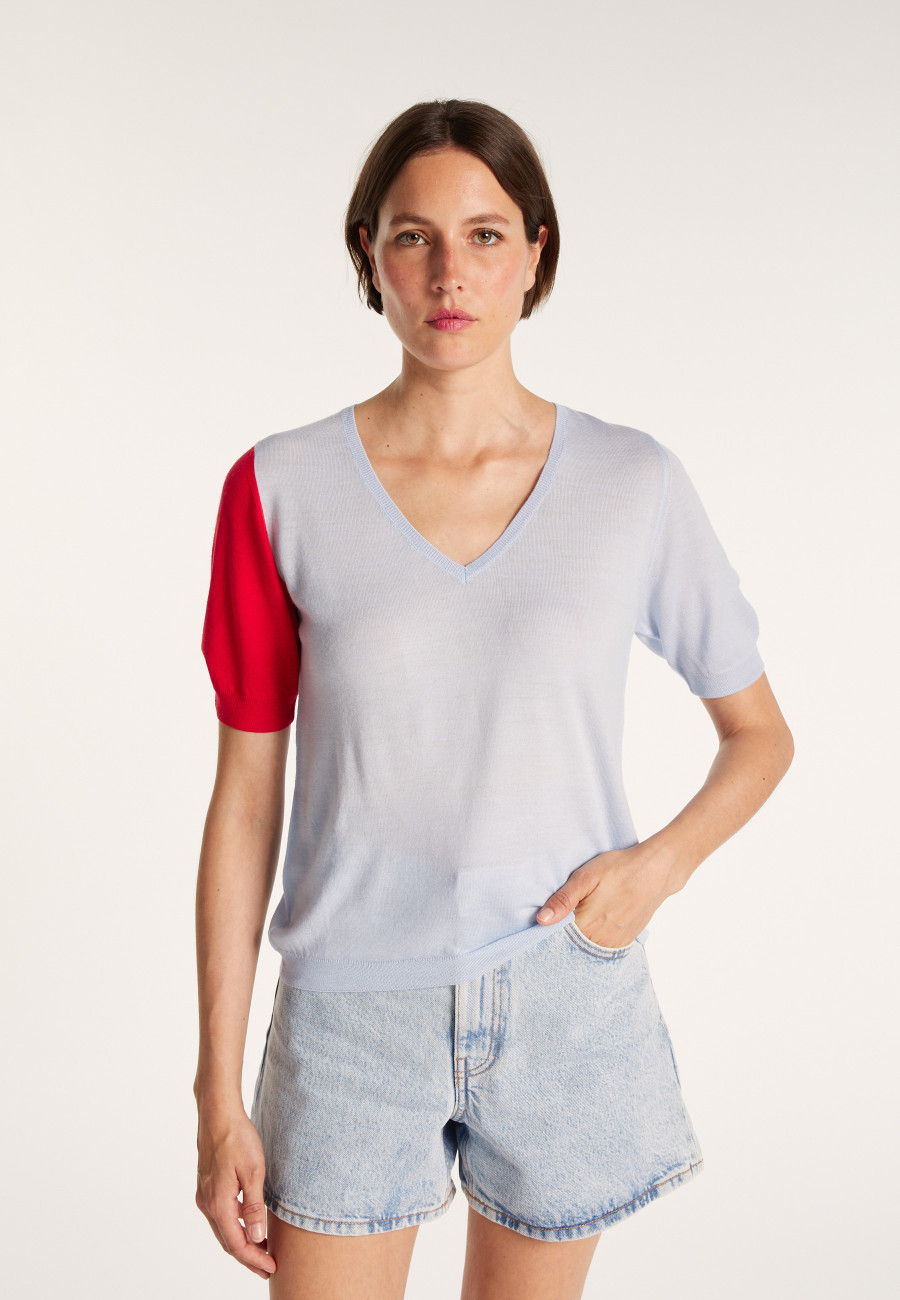 Suéter de lã bicolor de manga curta e gola V - Jackie