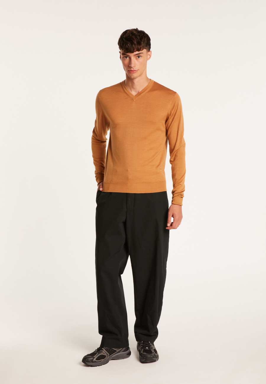 V-neck jumper in merino wool - Elmo