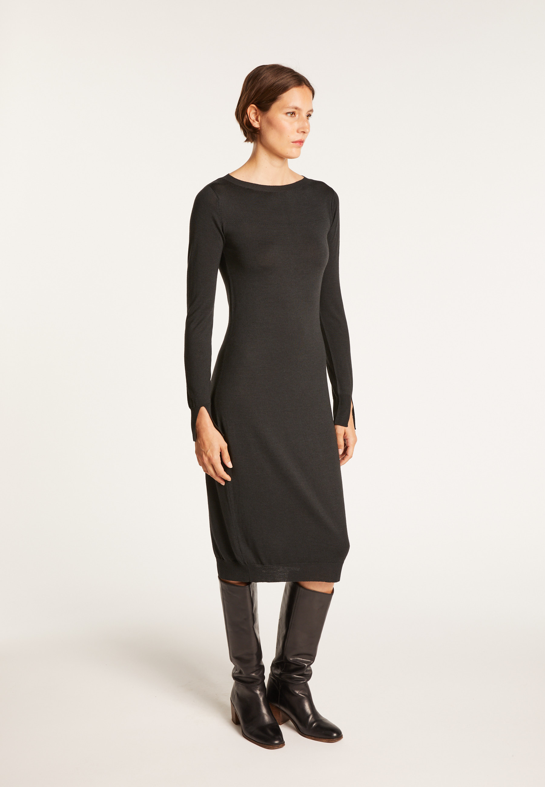 Dress made of wool and silk with back slit -  Epopée