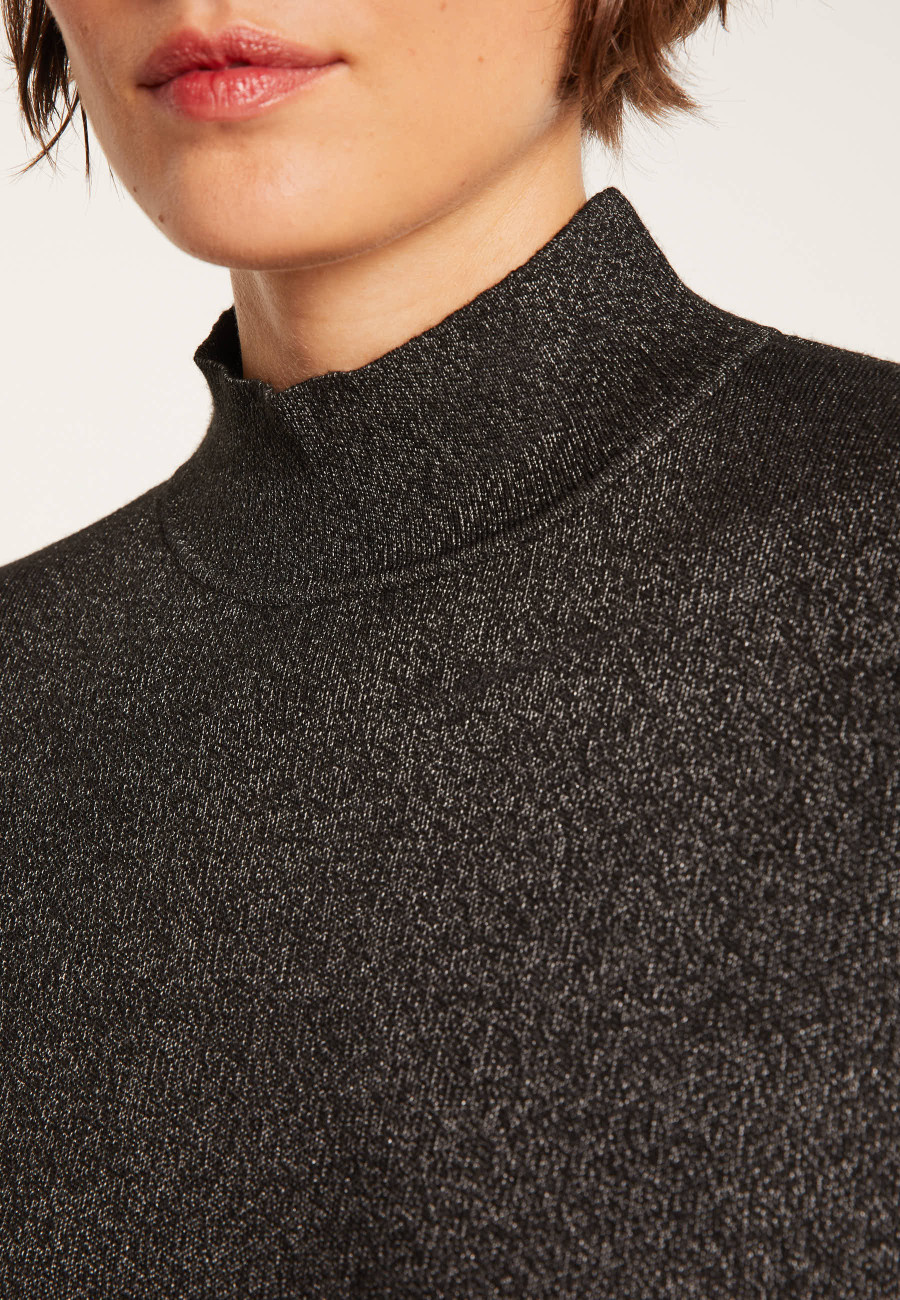 Vestido solto com gola alta - Grazia