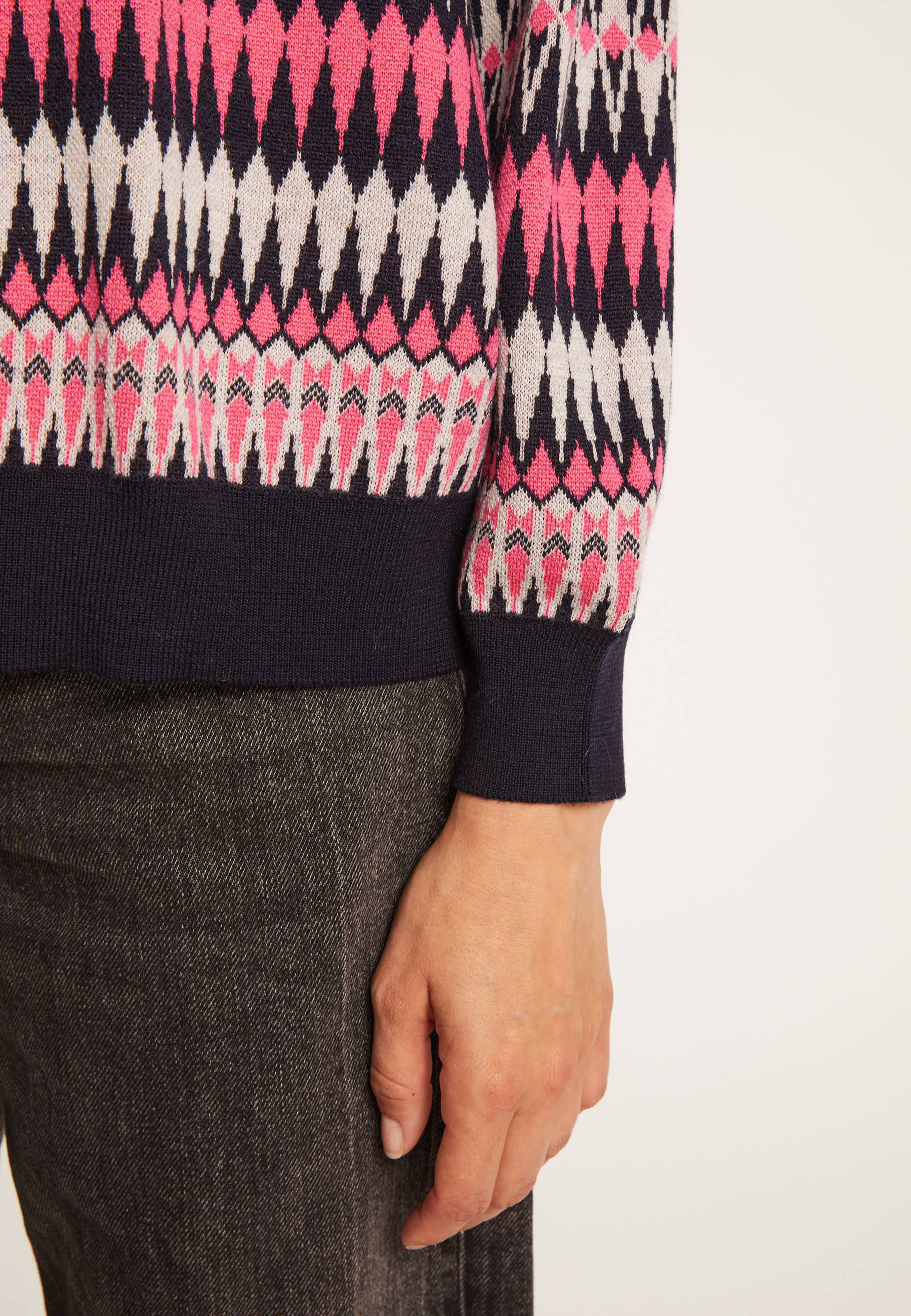 Pull motifs aztèques en  laine - Fidji 7159 marine/vapeur/pivoine 05 Bleu marine