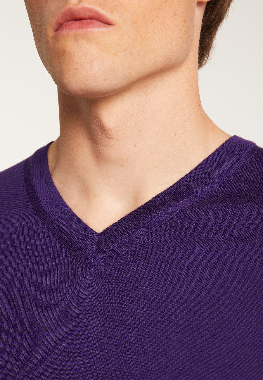 Suéter de lã merino com decote em V - Elmo