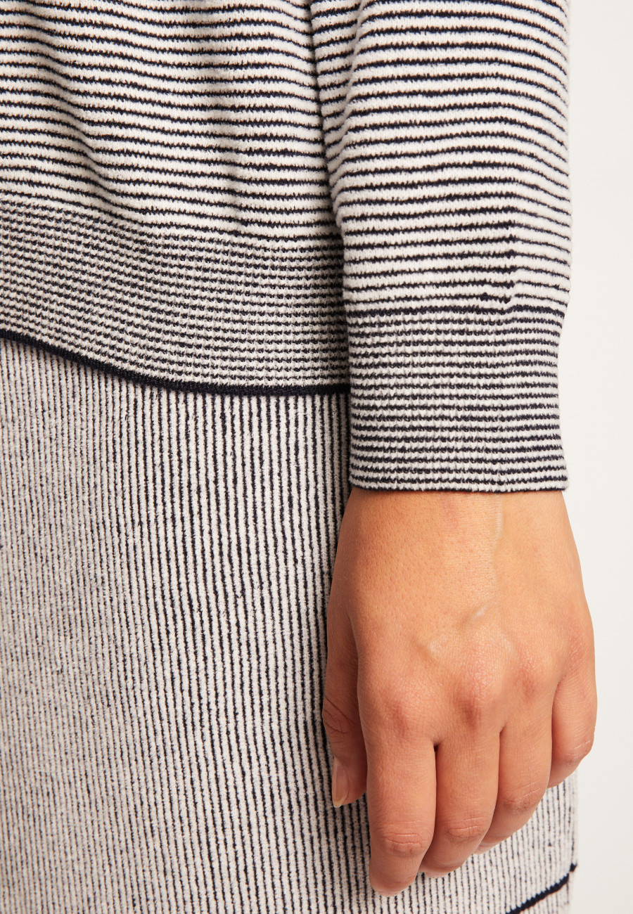 Suéter de lã e veludo com botões nos ombros - Rochelle