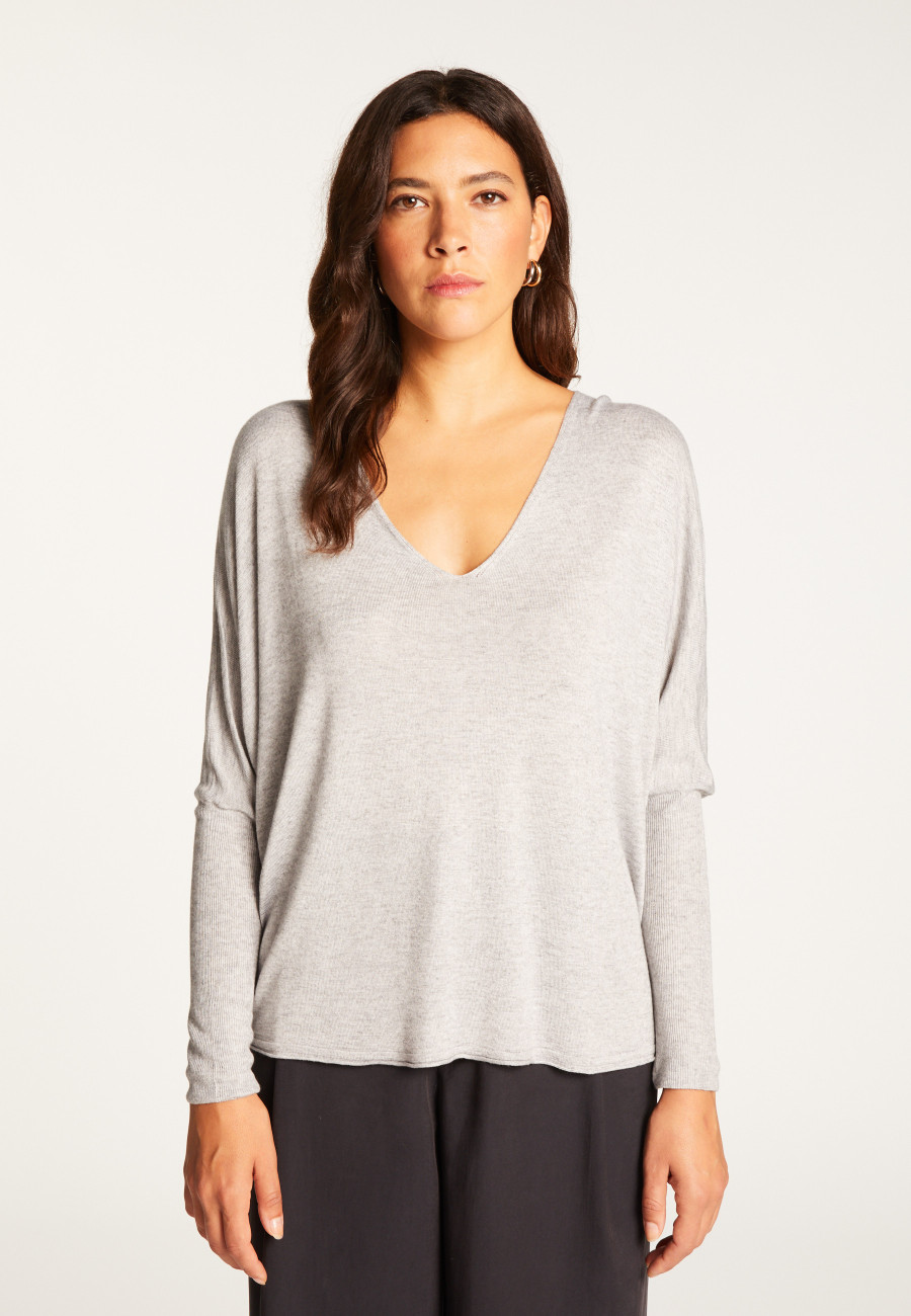 Camiseta oversized com decote em V em fibra de cashmere de bambu - Rica
