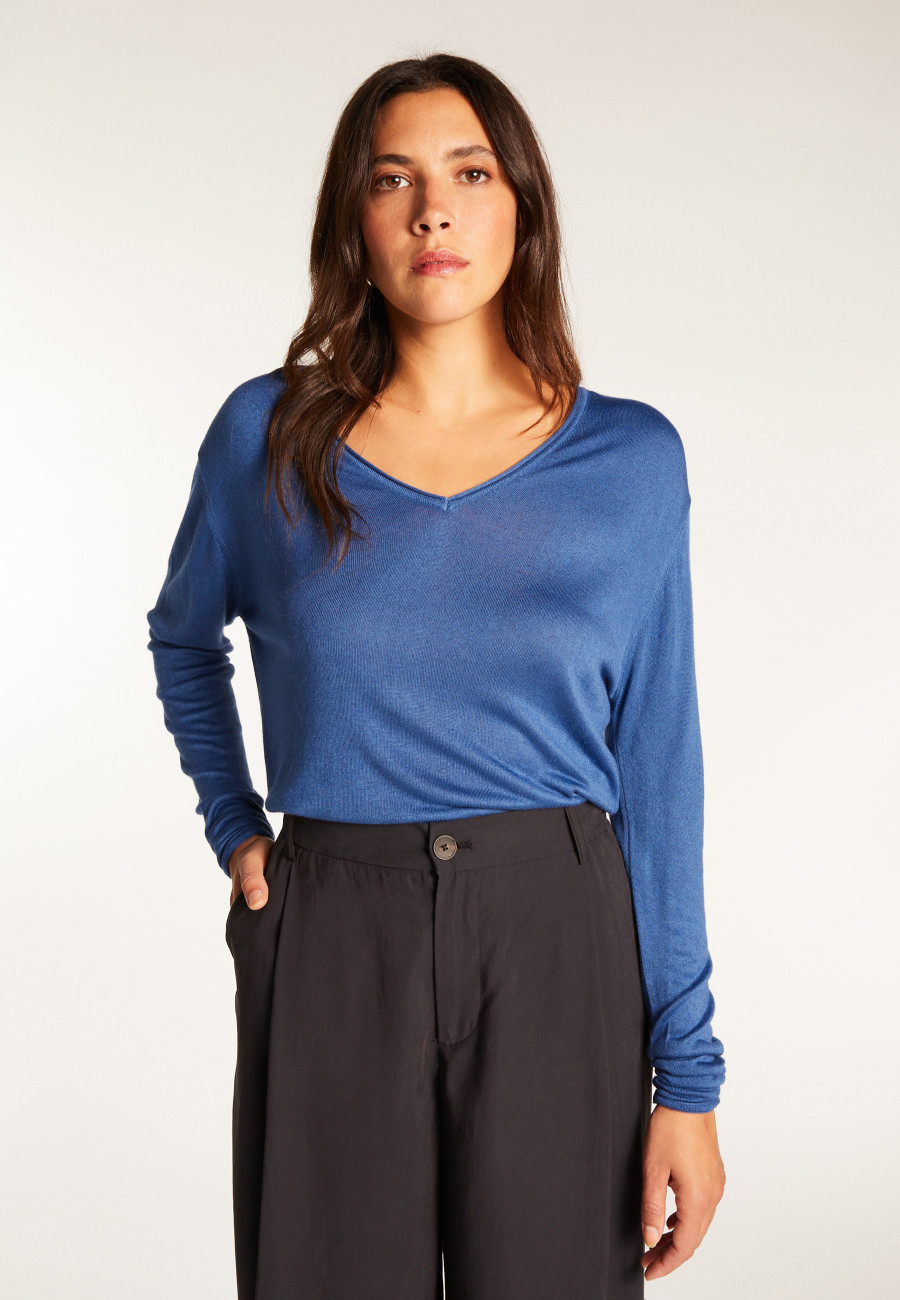 Camiseta Cashmere com gola V e fibra de bambu - Aeline