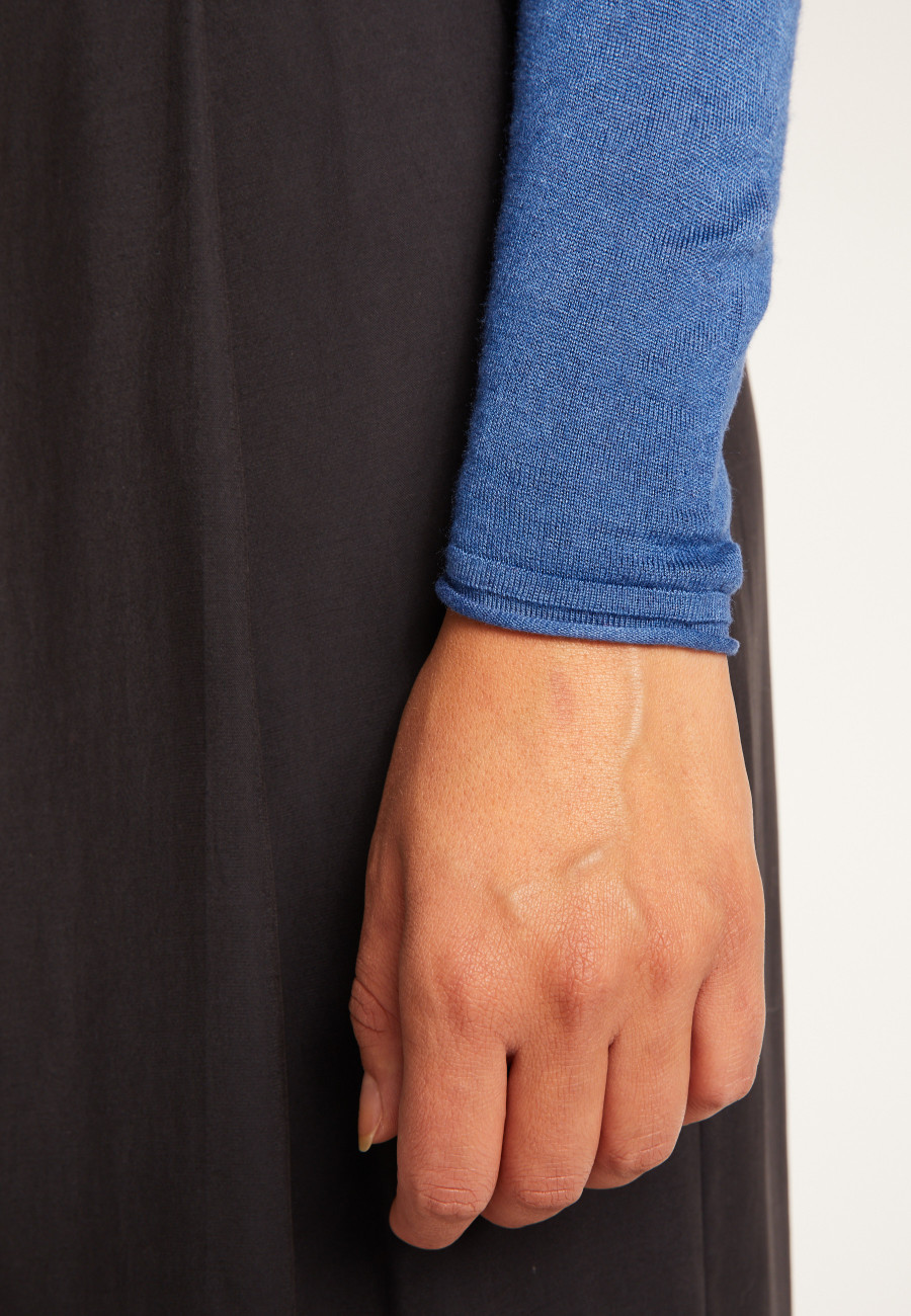 Camiseta Cashmere com gola V e fibra de bambu - Aeline