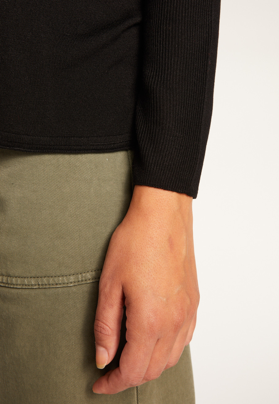 Camiseta oversized com decote em V em fibra de cashmere de bambu - Rica