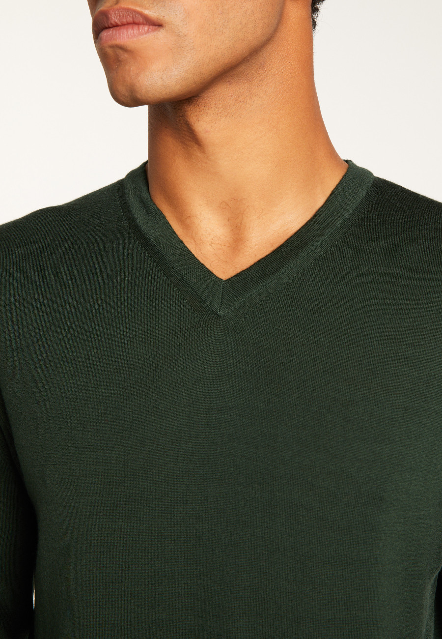 Merino Wool V-Neck Sweater - Elmo