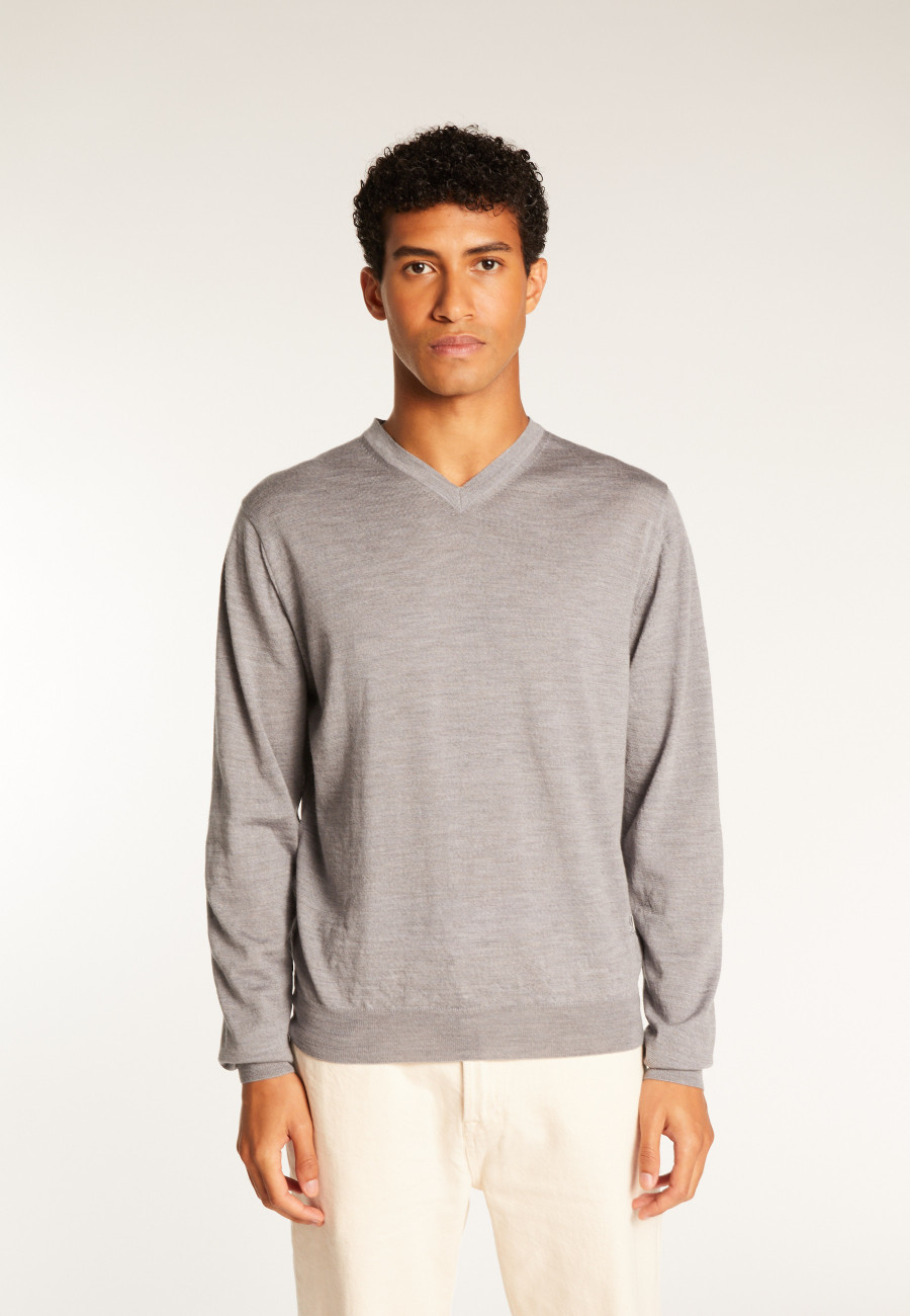 Suéter de lã merino com decote em V - Elmo