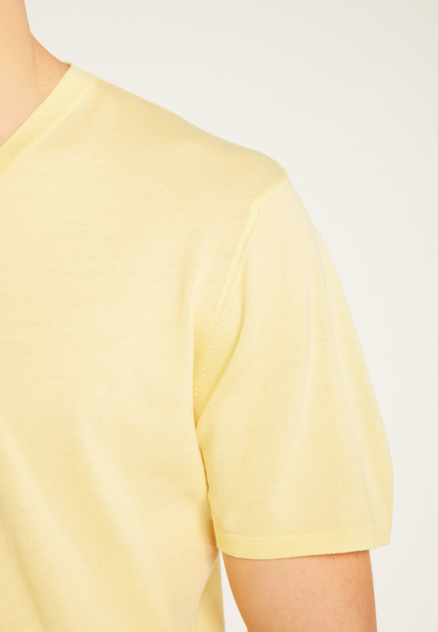 Camiseta de algodão com decote em V - Malo