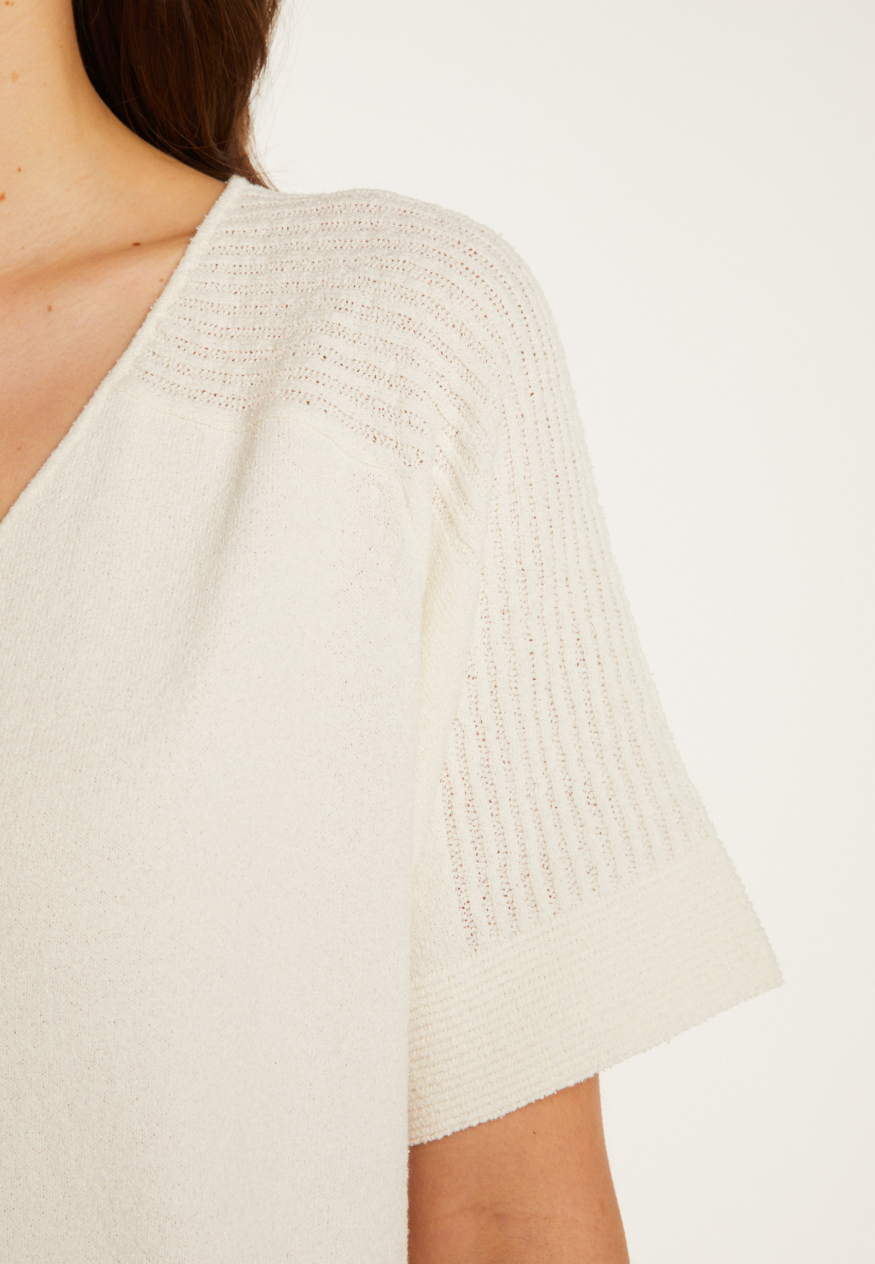 Cotton V-neck T-shirt - Devy