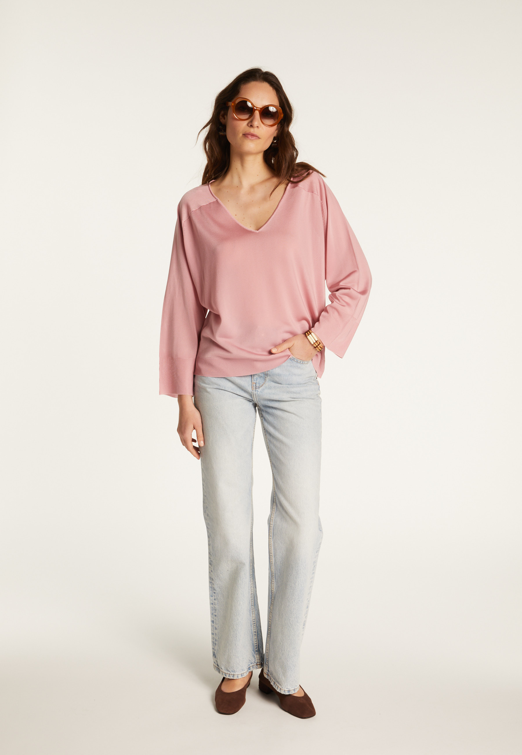 V-neck sweater in light thread - Delly