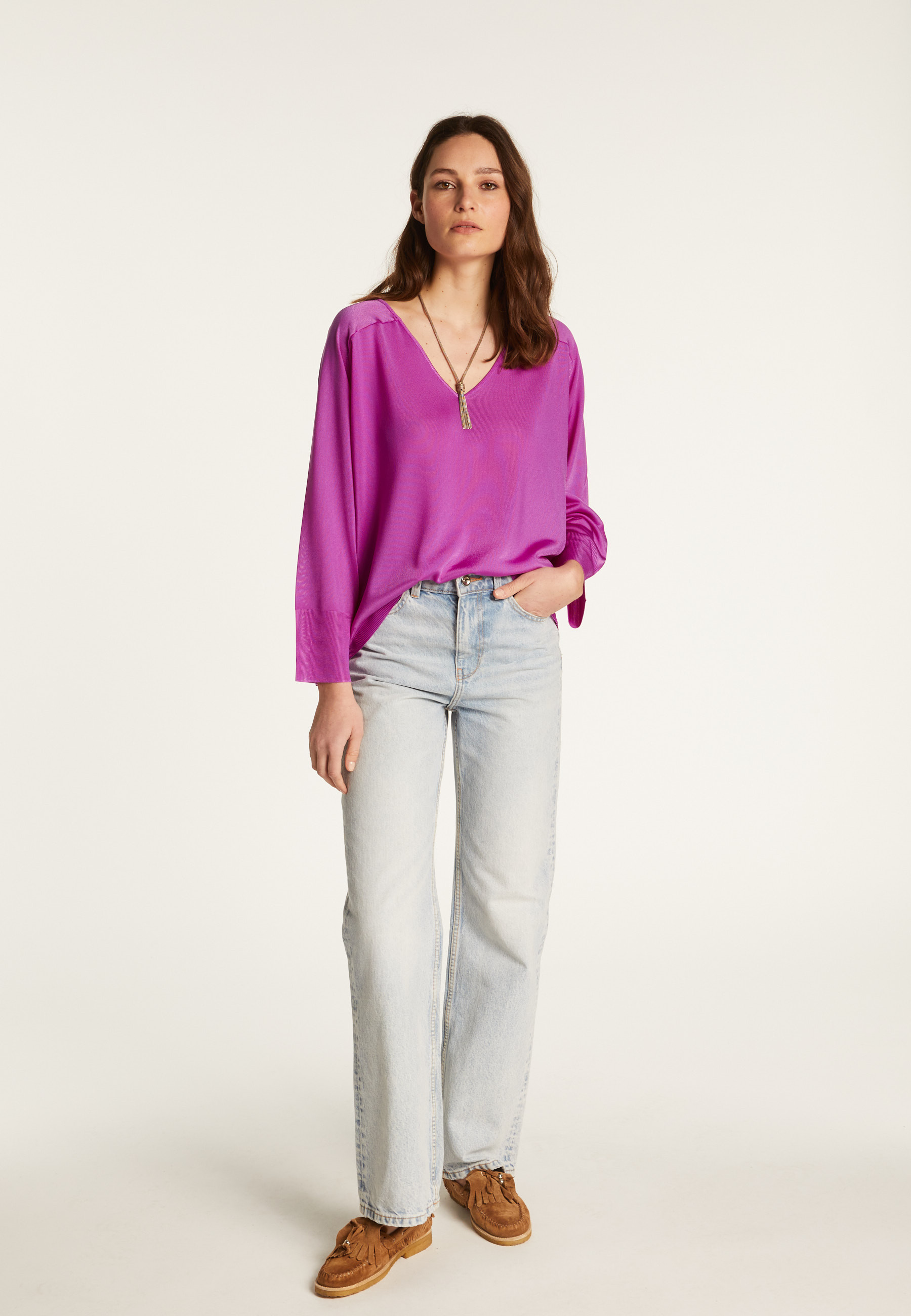 V-neck sweater in light thread - Delly