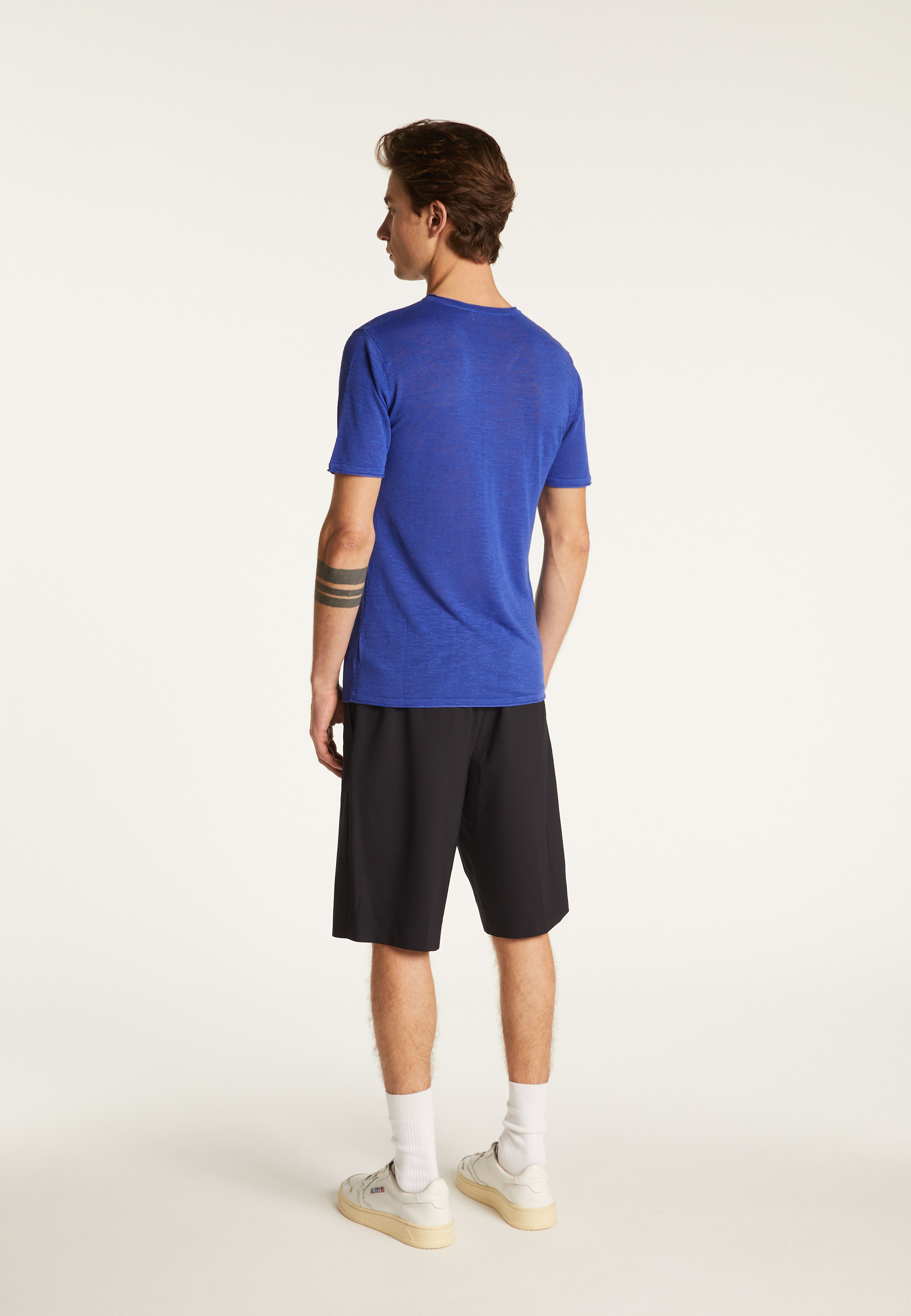 Cotton V-neck T-shirt - Reuben