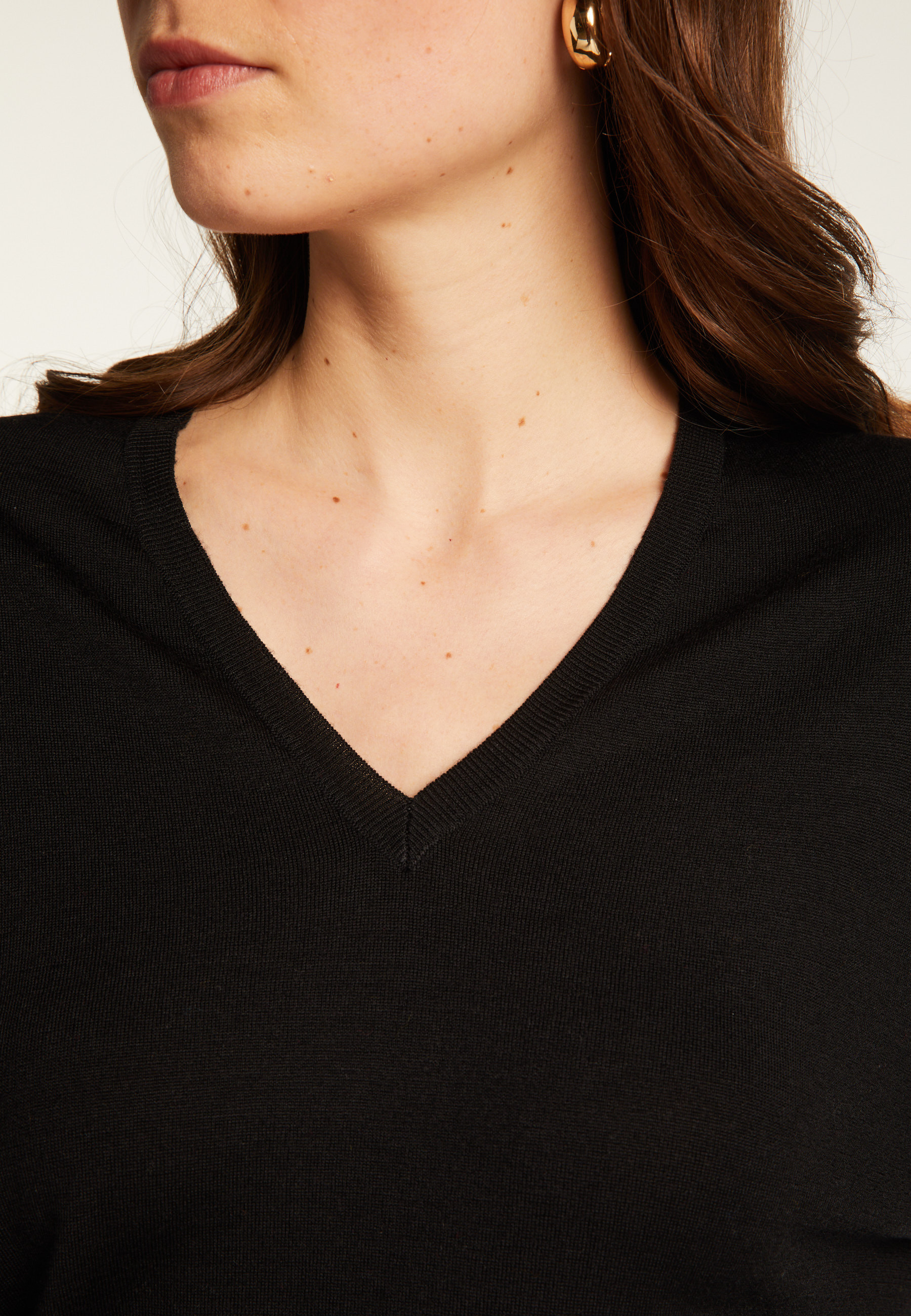 Merino wool V-neck sweater with slits in merino wool - Aurora