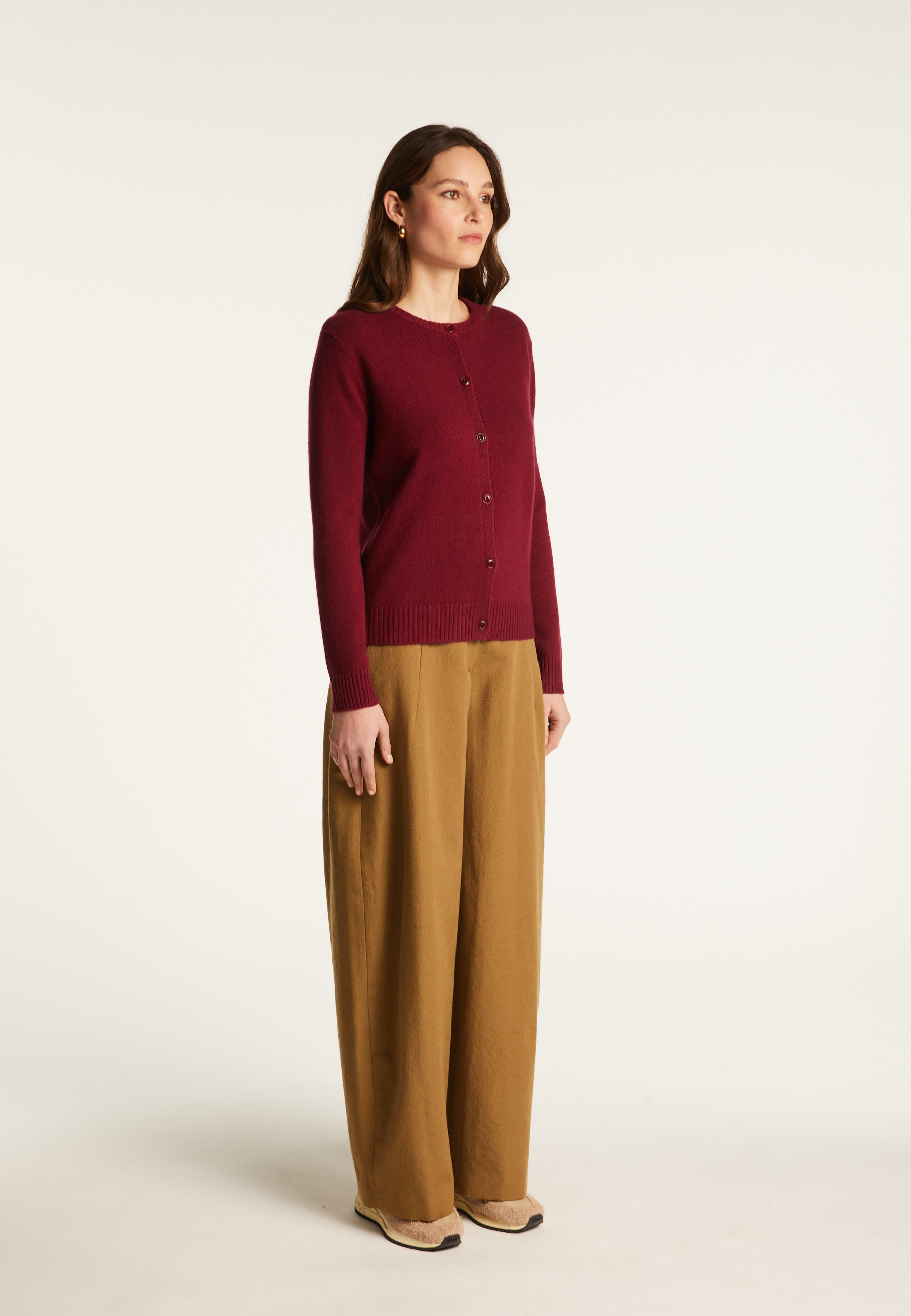 Round neck cashmere cardigan with buttoned - Adelys