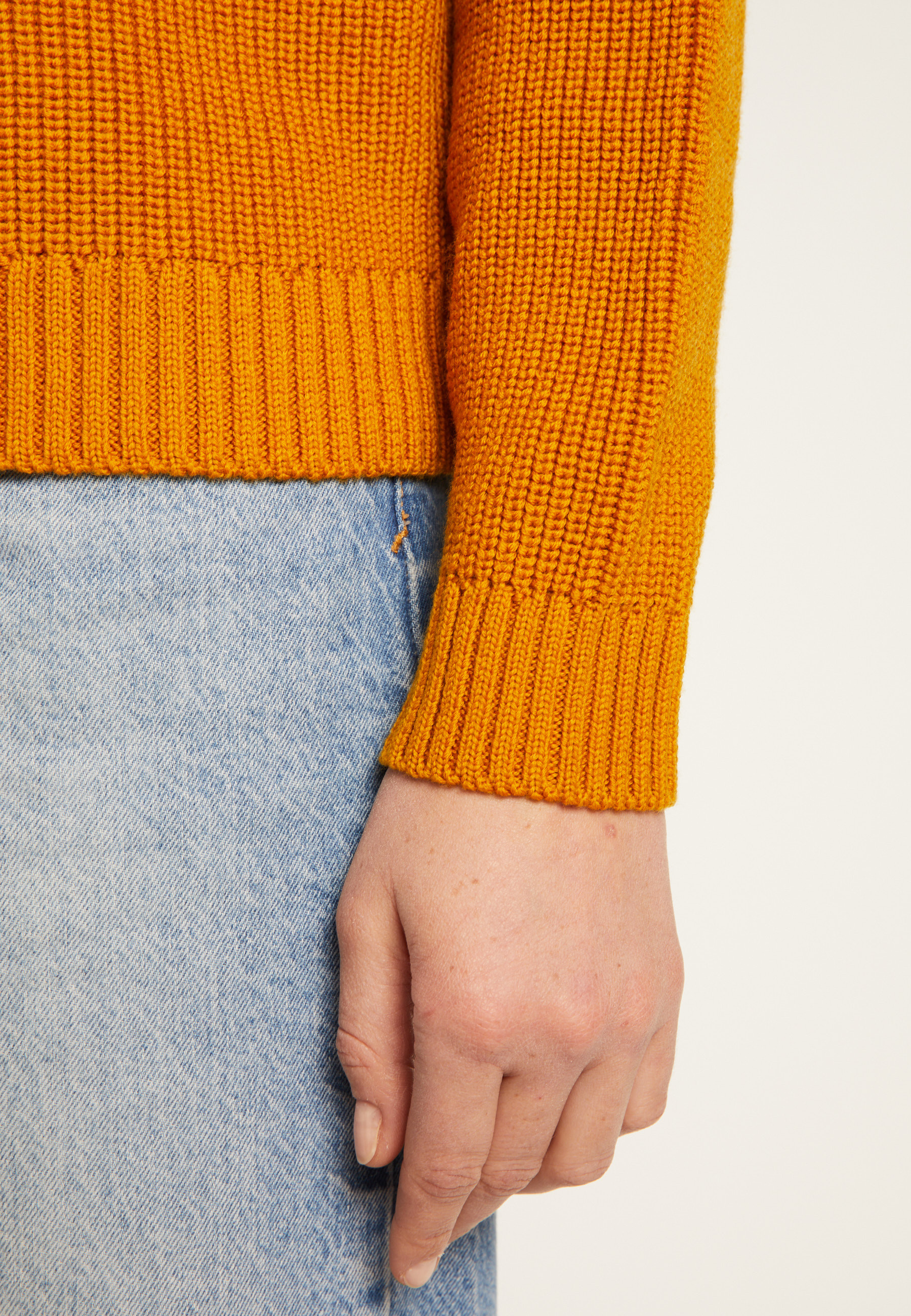 Merino wool round neck buttoned shoulder sweater - Gao