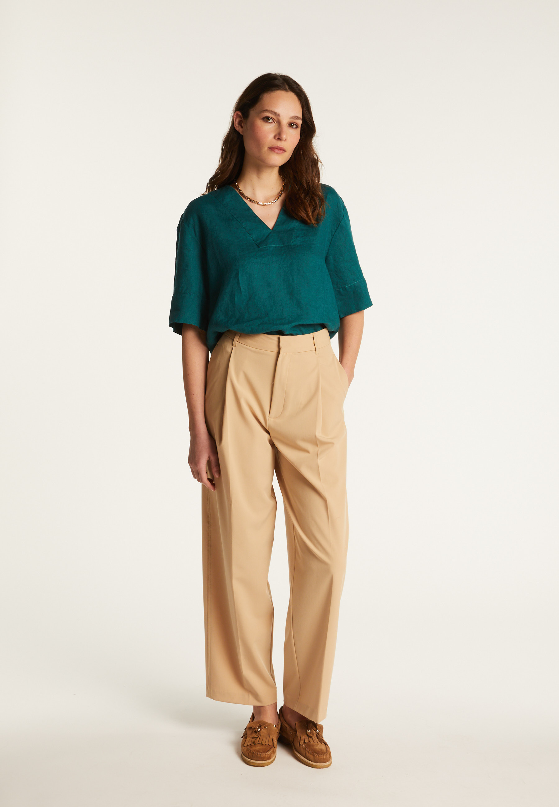 Linen V-neck T-shirt - Emma