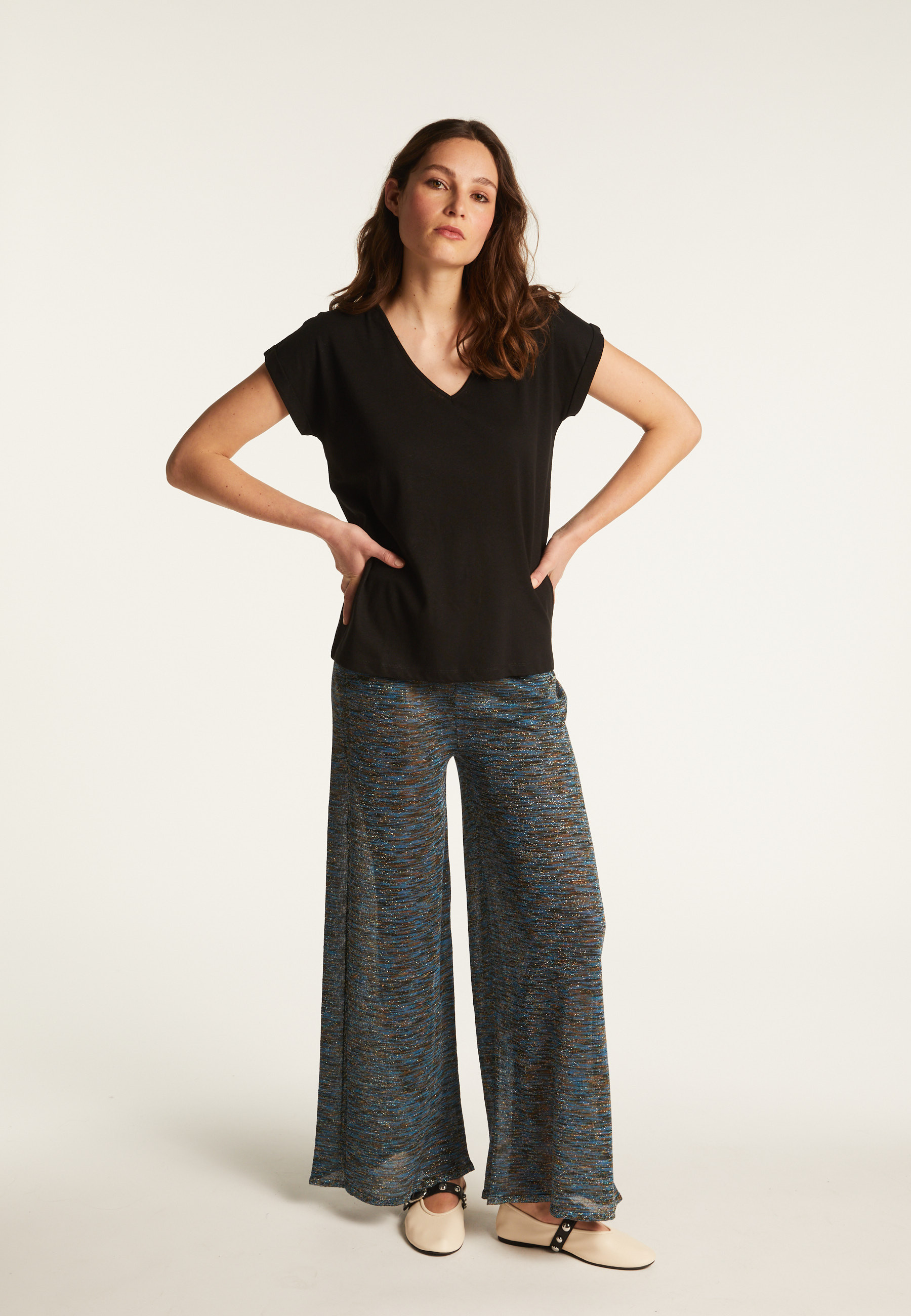 Cotton V-neck T-shirt - Dasha