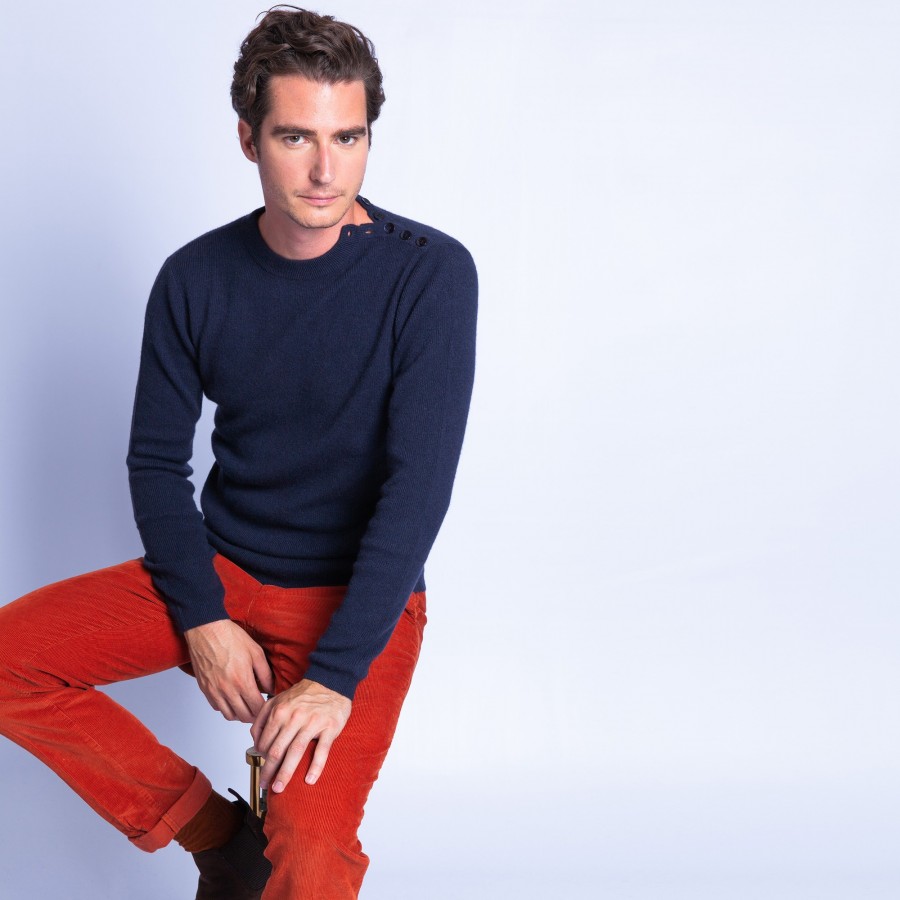 Suéter de cashmere 4 fios com botões nos ombros - Fernand