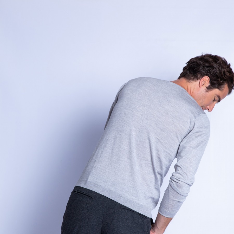 Suéter de lã merino com decote em V - Elmo